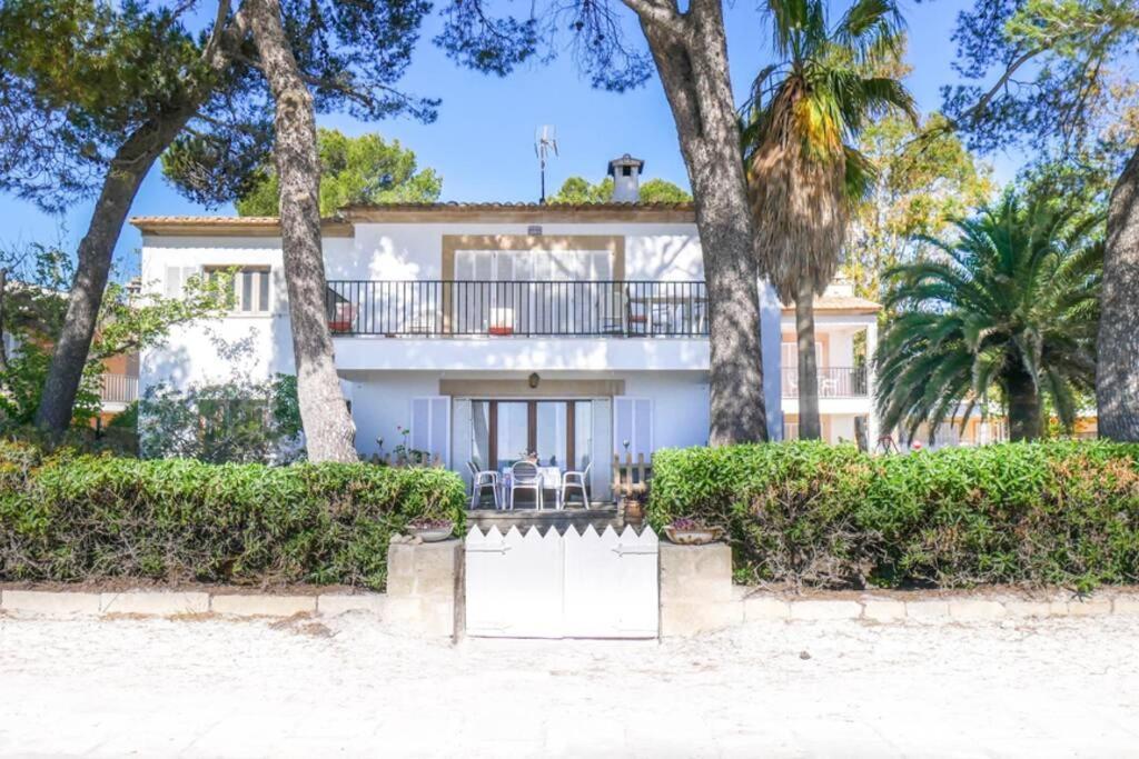Waterfront 3 Bedroom Beach Apartment *